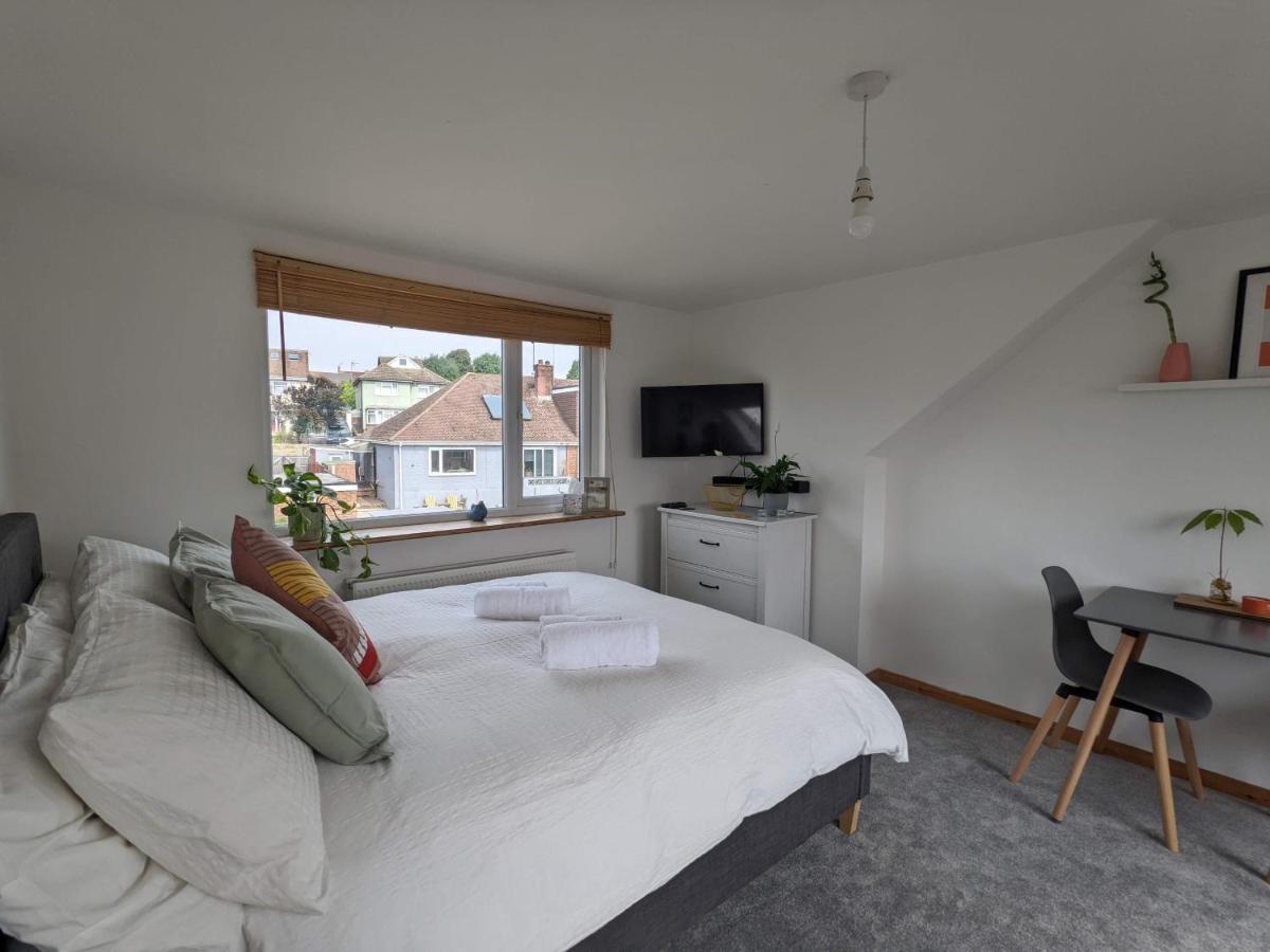 *Large Unique Retro Private Attic & Bathroom* Μπράιτον Εξωτερικό φωτογραφία