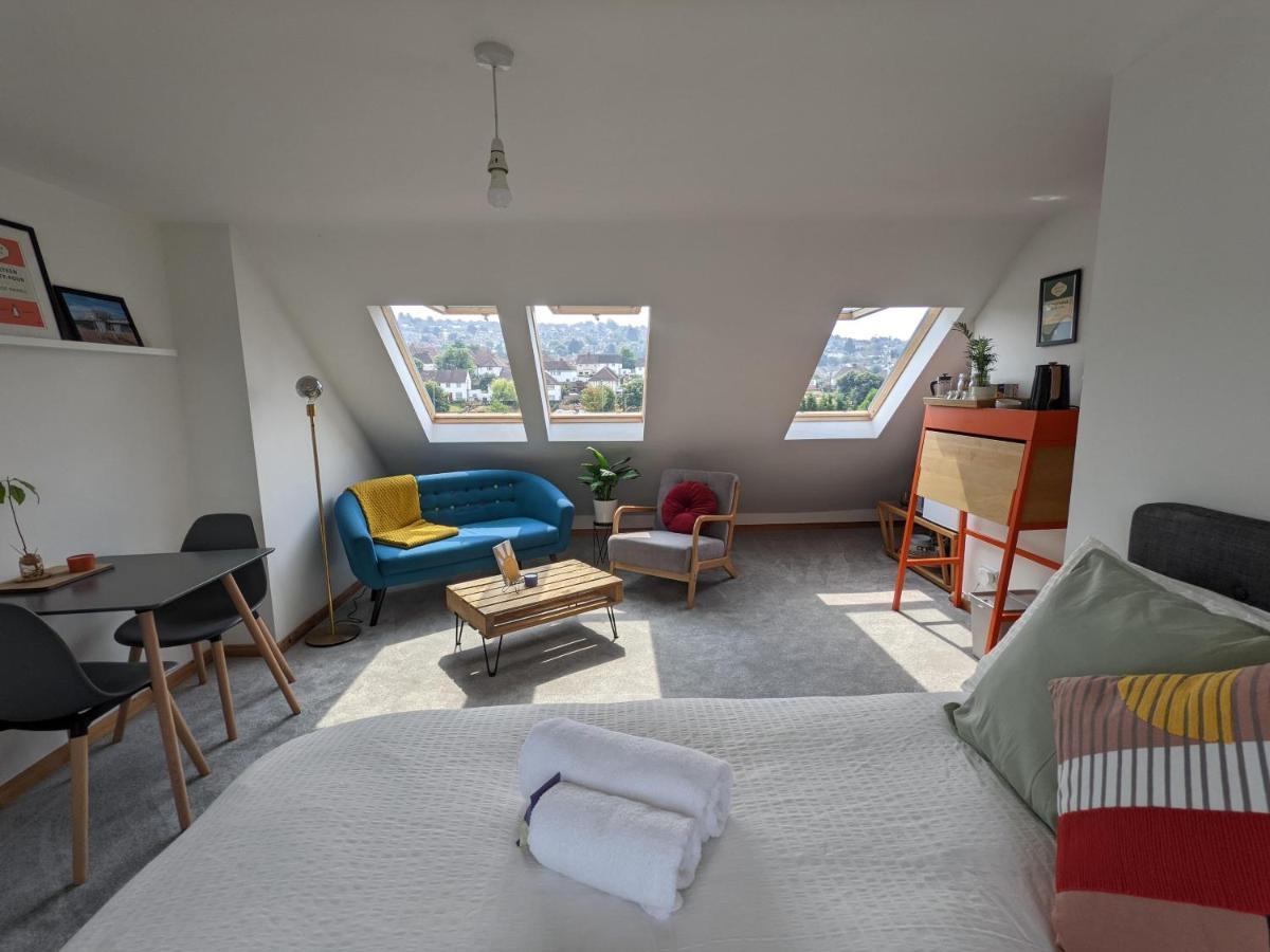 *Large Unique Retro Private Attic & Bathroom* Μπράιτον Εξωτερικό φωτογραφία